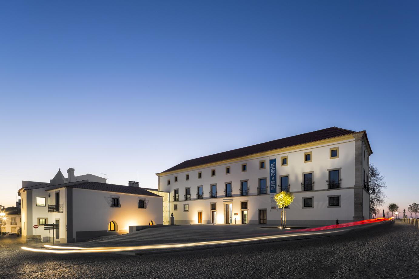2 - Antigo Palácio da Inquisição, que funcionou como Instituto Superior Económico e Social Corrida